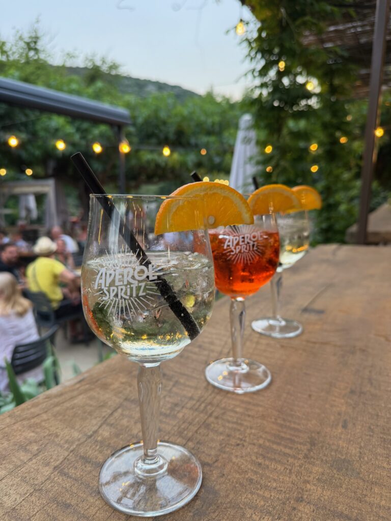 cocktails sirop jus de fruit l'Estivant restaurant en Saint Martin d'Ardèche en Ardèche Pont Saint Esprit